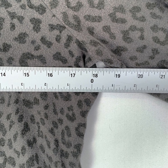 Lucky Brand Leopard Print Sweatshirt Women's Small Gray Sweater Top Soft Finish - Picture 8 of 10